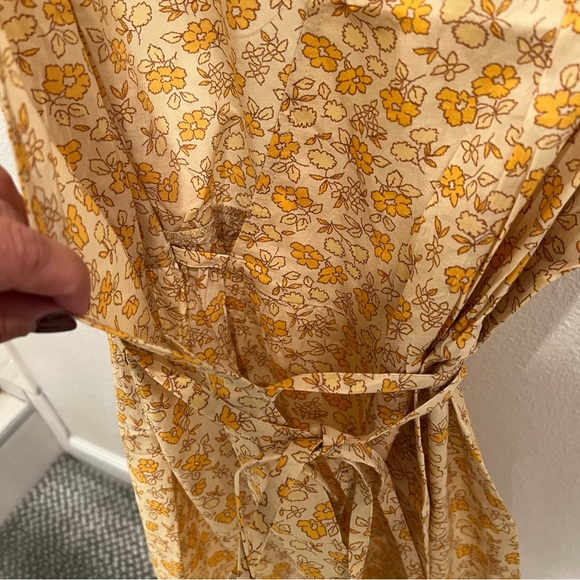 MADEWELL Floral Short Sleeve Wrap Dress - Picture 6 of 8